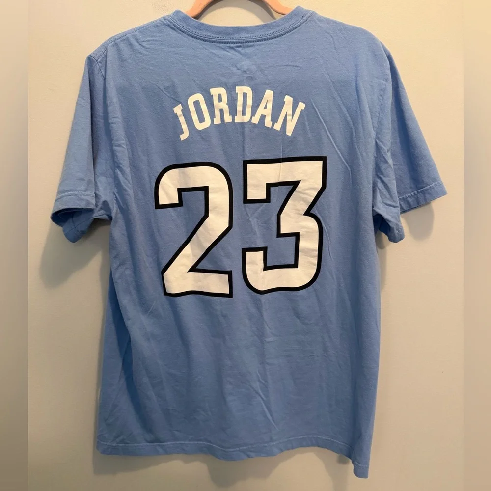 Nike UNC Michael Jordan Shirt Large
